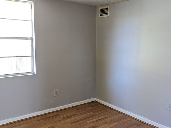 3rd image of 4746 18th Ave S