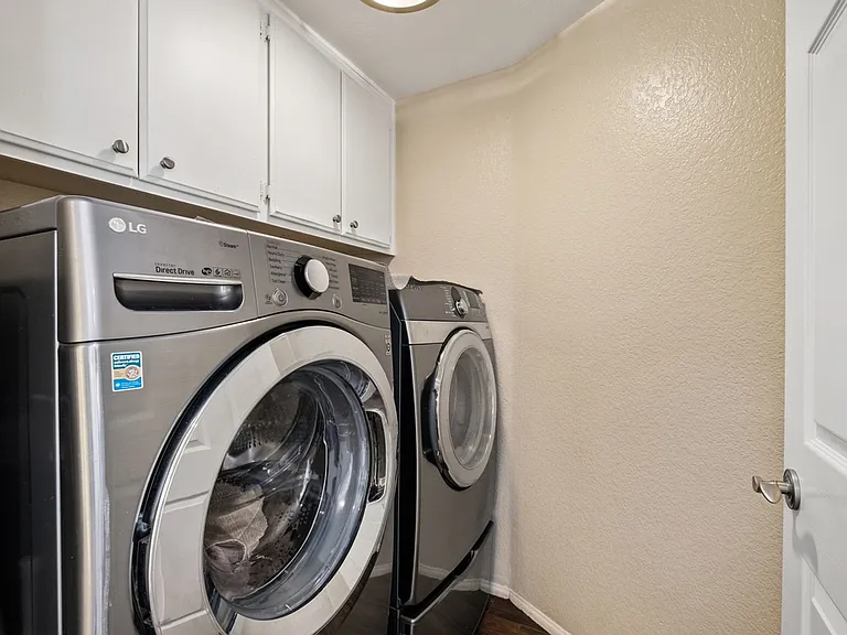 20891 Porter Ranch Rd — Photo 30