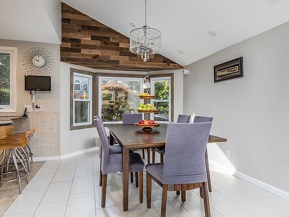 5th image of 252 Hillturn Ln