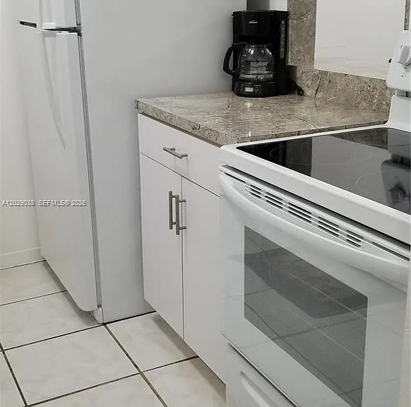 14201 N Kendall Dr #212-D — Photo 3
