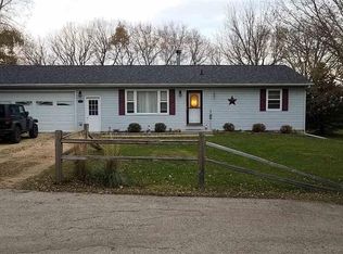 316 Garfield Ave, Pearl City, IL 61062