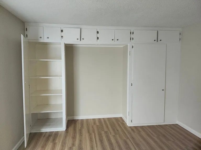 5729 California Ave — Photo 6