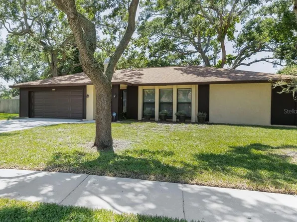 2480 Treemont Way, Dunedin, FL 34698