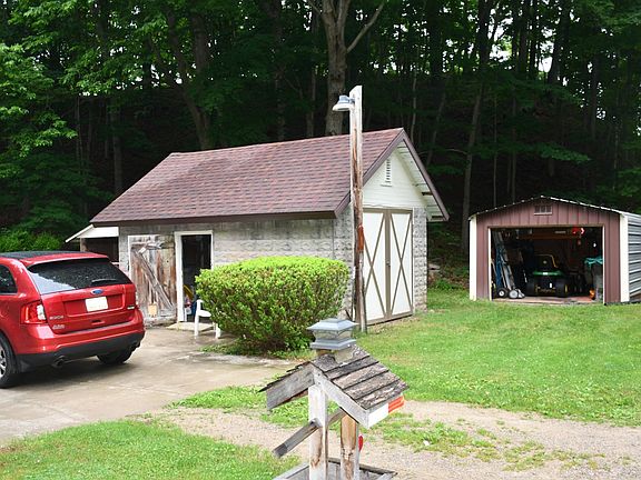 3rd image of 1487 Belleview Dr