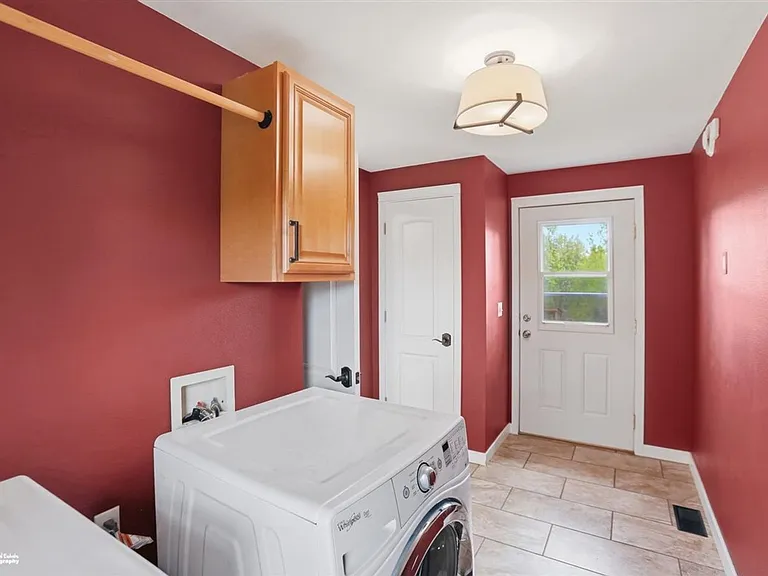 1421 N Landmark Dr — Photo 29