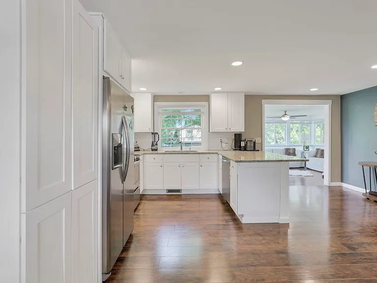 8752 Seabright Dr — Photo 10