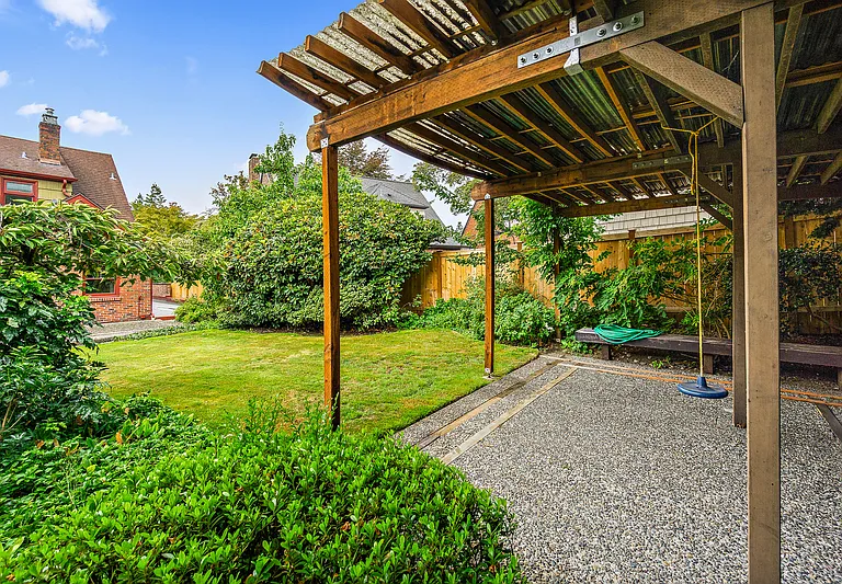 4208 51st Ave NE — Photo 31