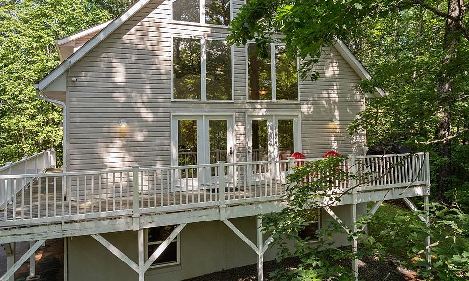 1st image of 381 Woodcrest Cir