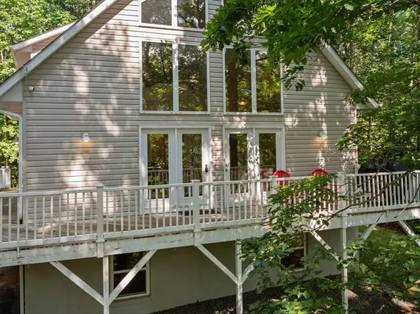 381 Woodcrest Cir, Franklin, NC 28734