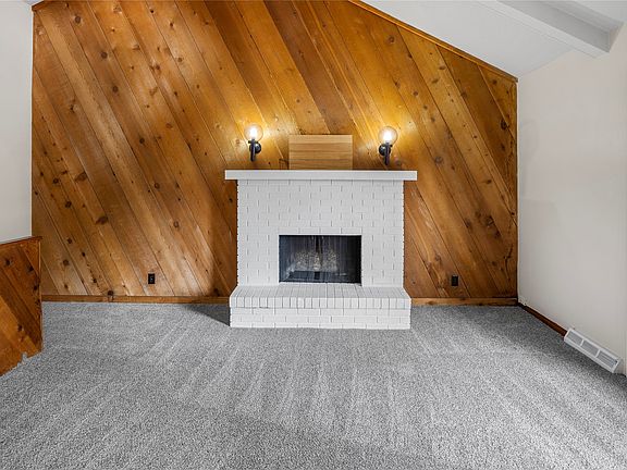 5th image of 2705 Fairlawn Dr