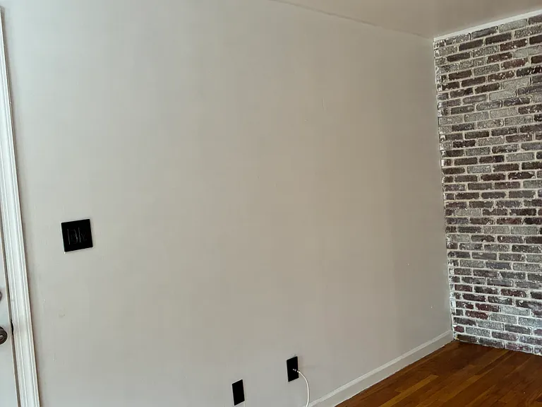 409 Halsey St #1 — Photo 7