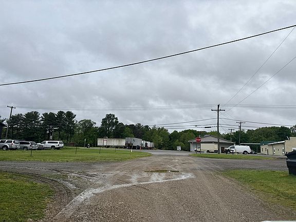 5th image of 527 Rex Ct
