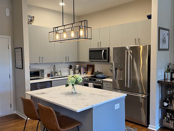 2nd image of 2125 Southend Dr APT 123