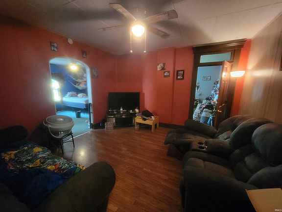 5th image of 816 N Hickory St
