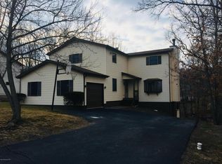 610 Pin Oak Dr, Mountain Top, PA
