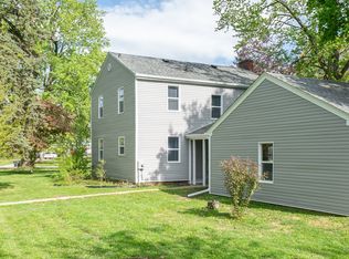 2505 S Twyckenham Dr, South Bend, IN 46614