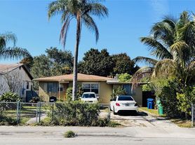 7530 NW 12th Ave, Miami, FL
