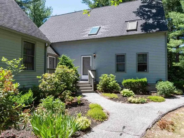 20 Glengarry Dr, Stratham, NH 03885