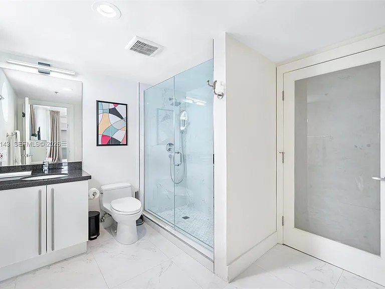 226 Ocean Dr #8F — Photo 32