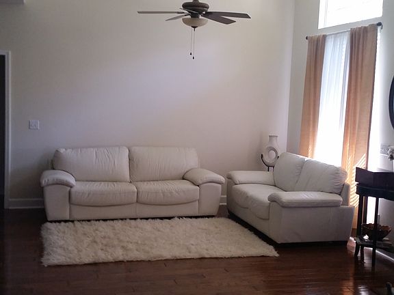 4th image of 45 Oak Grove Ln
