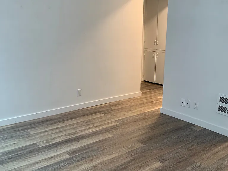 4618 Fremont Ave N — Photo 14