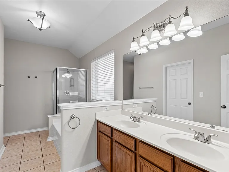 6013 Sutherland Dr — Photo 7