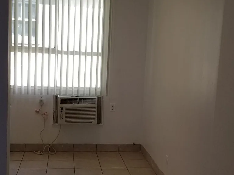 1527 S Shenandoah St #4 — Photo 16
