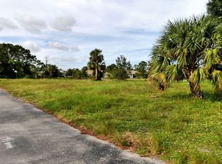 832 SW Glenview Ct, Pt Saint Lucie, FL 34953