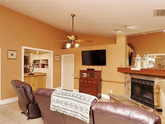 5th image of 2423 Falcon Ln