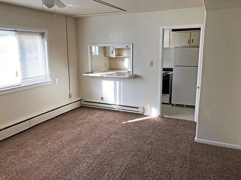 Maple Court — Photo 19