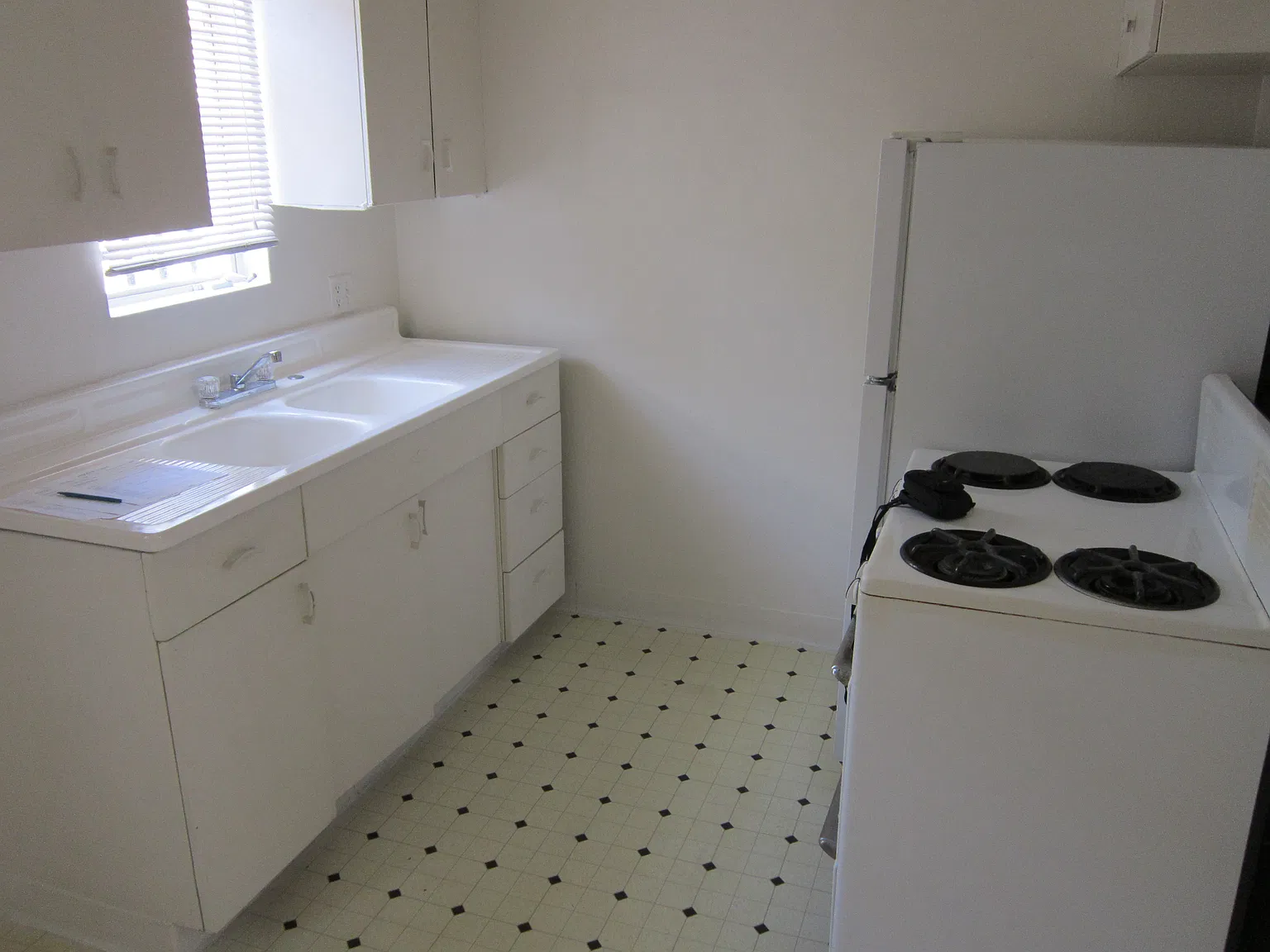 Studio, 475 sqft, $1,750 — Photo 2