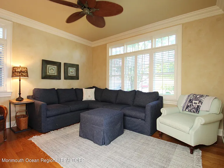 106 Stockton Blvd — Photo 9