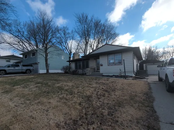 1726 Salinger Ave, Carroll, IA 51401