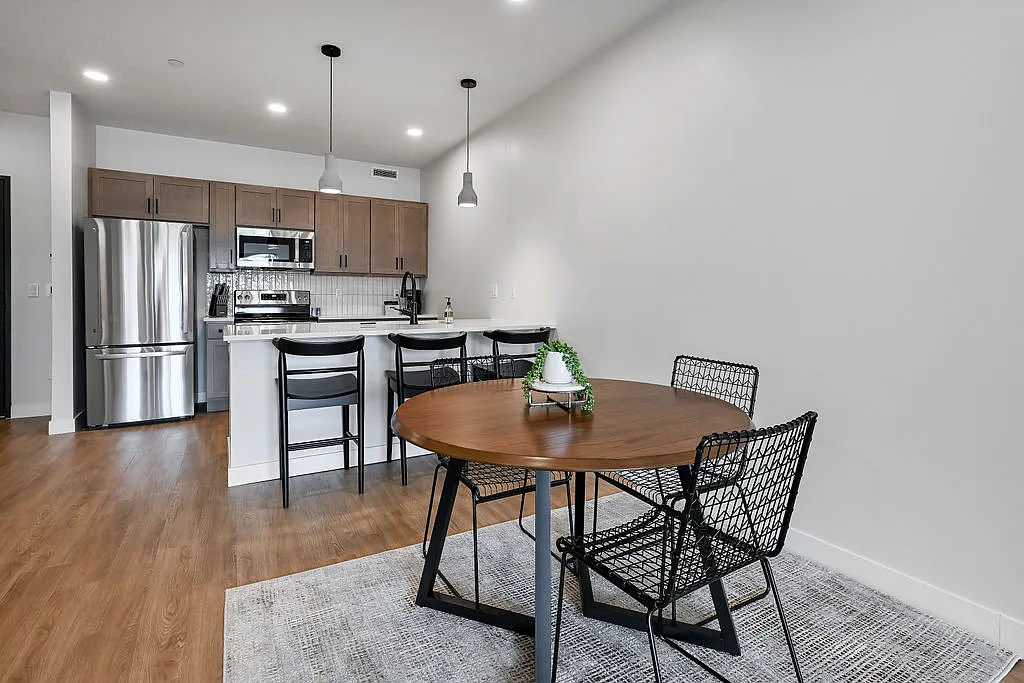 Urbane115 Apartments — Photo 2