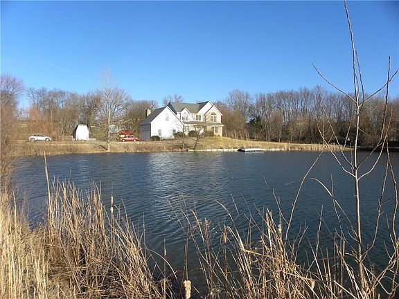 3rd image of 1033 Pamela Dr