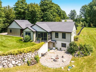 11300 E Brigadoon Ln, Suttons Bay, MI, 49682