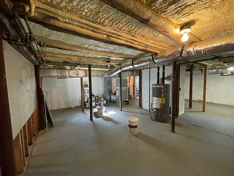 112 E Broadway #A — Photo 15