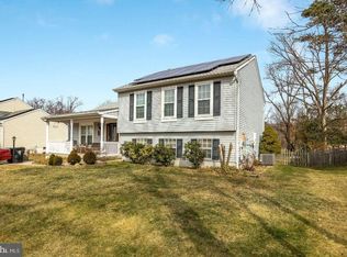 8 Rosalind Cir, Sicklerville, NJ 08081