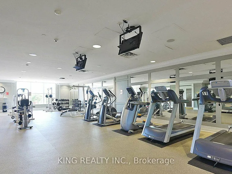 25 Kingsbridge Garden Cir #627 — Photo 5