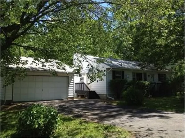 30 Rapalyea Rd, Hopatcong, NJ 07843
