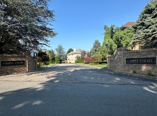 1 Utopia Ct, Staten Island, NY 10304