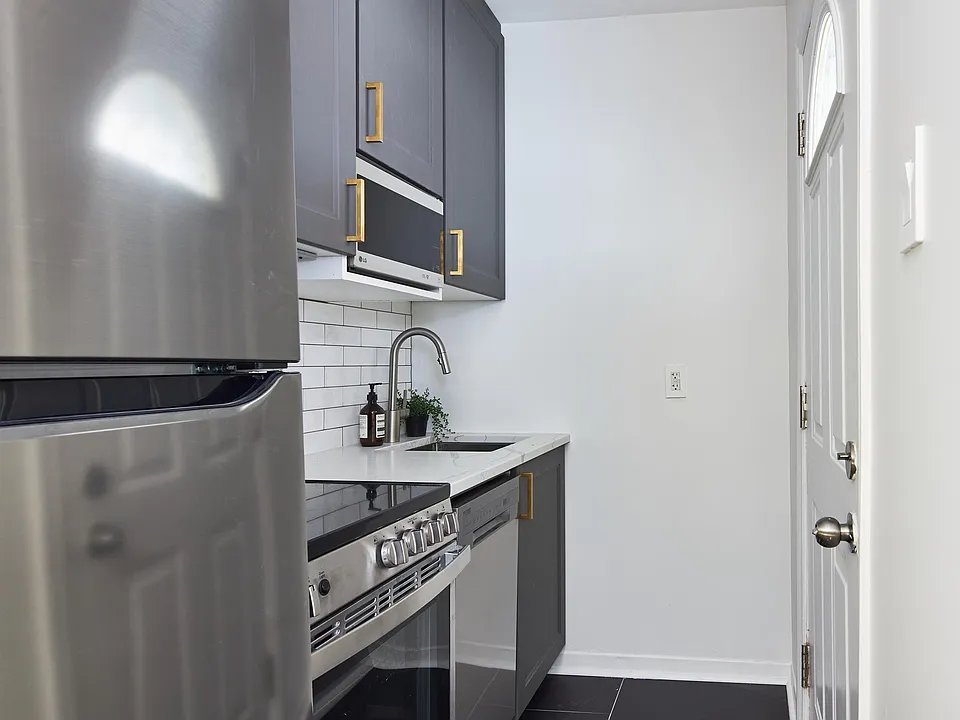 331 Catherine St #5