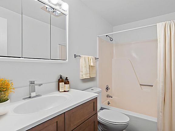 Polished Bathroom at Rose Park Plaza