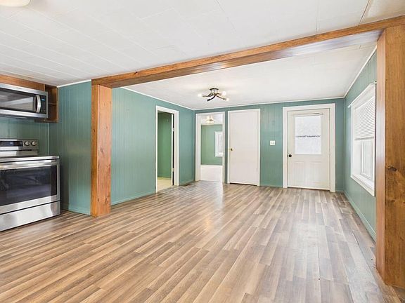 3rd image of 1088 Main Street