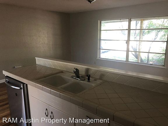 4th image of 5508 Delwood Dr
