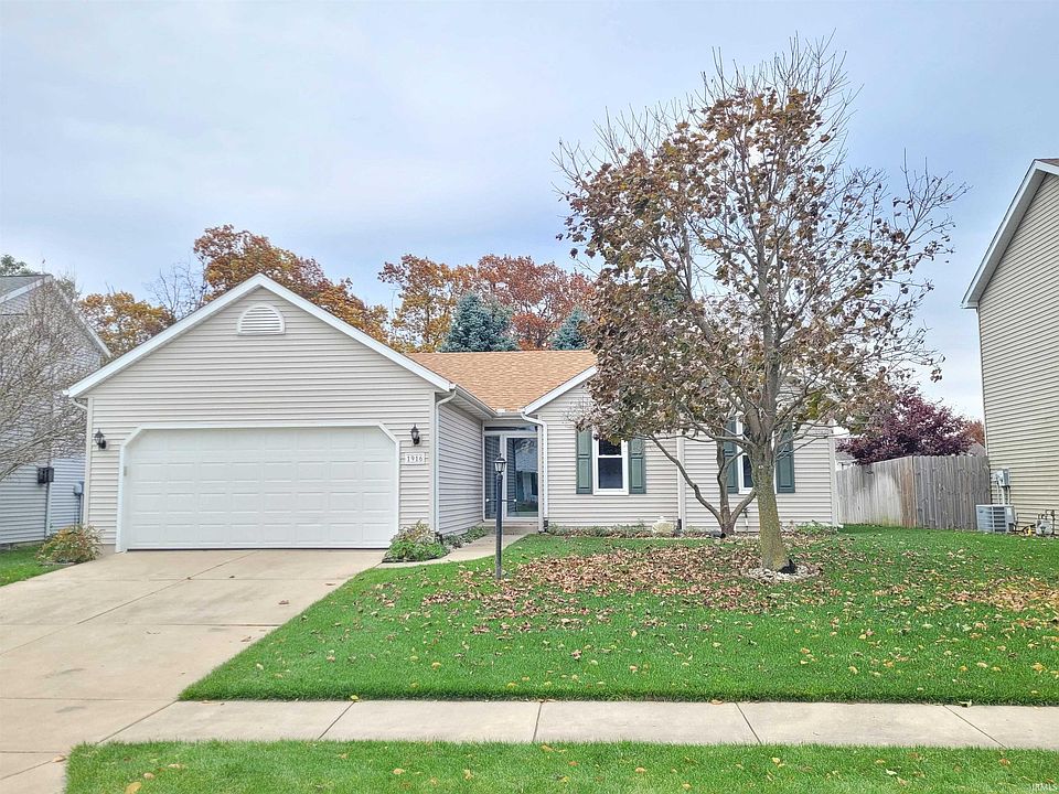 1st image of 1916 Miniature Rose Ln