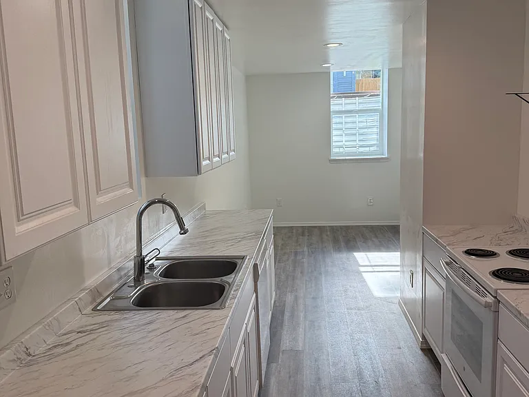 720 S Lincoln Pl #C — Photo 5