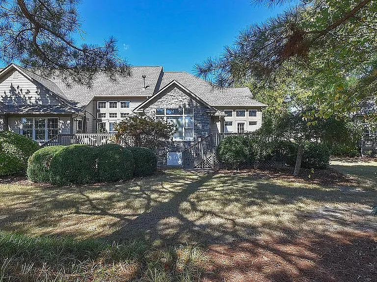 200 Starland Ln — Photo 1