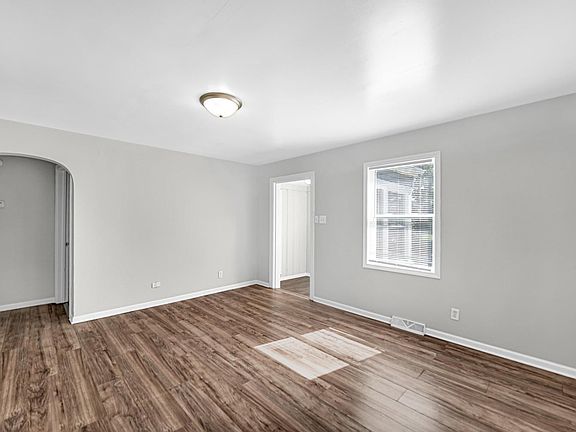 2nd image of 4390 Maryland St