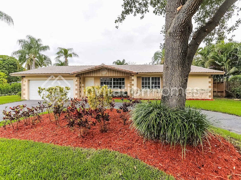 1st image of 11090 Glenwood Dr